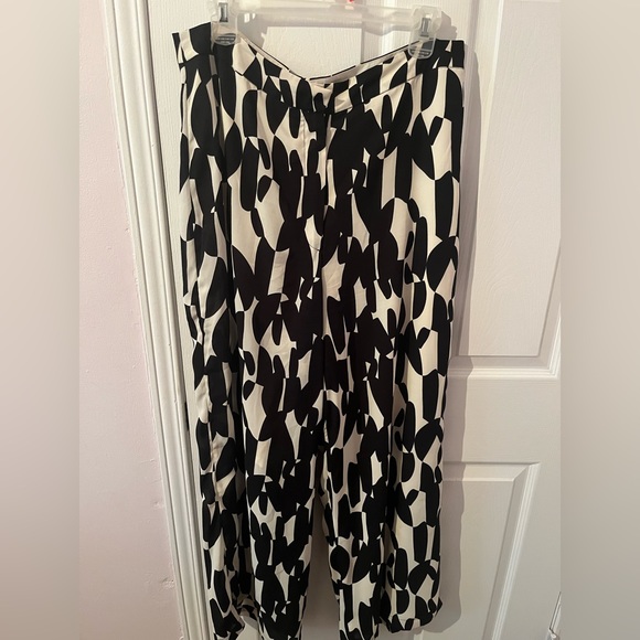 DYNAMITE wide leg pant - Picture 2 of 2